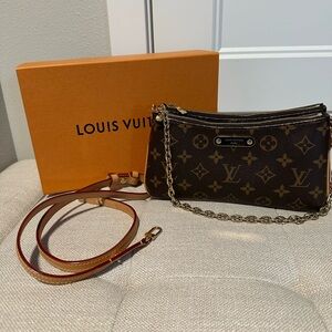 Louis Vuitton Pochette Liv